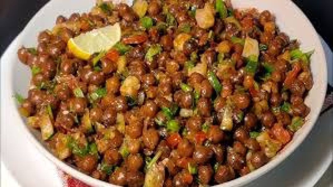 Egg chana chat