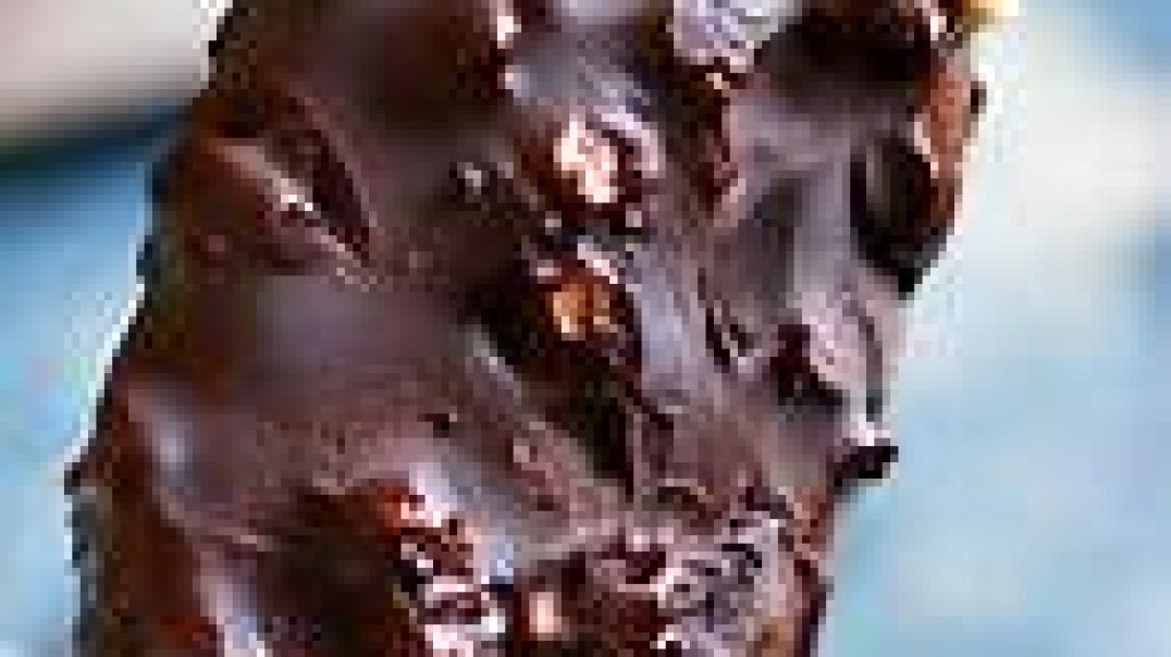 ⁣The_process_of_making_chocolate_almond_ice_cream