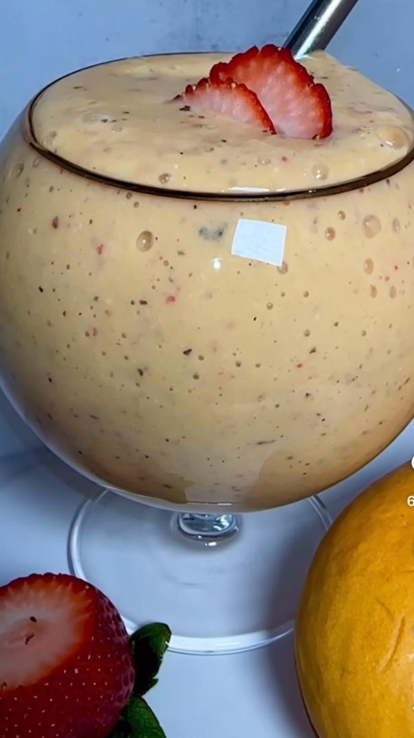 Mango strawberry smoothie